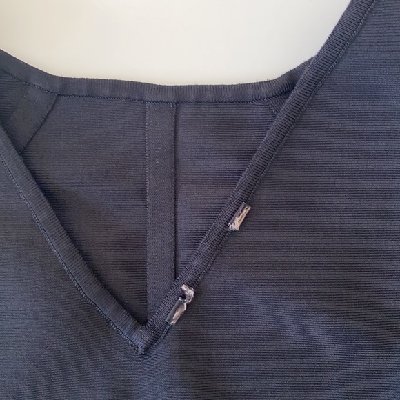 BCBG body contouring crop top - Picture 4 of 4